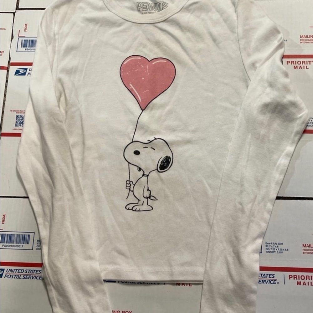 Peanuts White Long-Sleeve Tee with Pink Heart Balloon